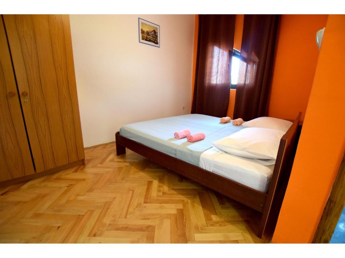 Apartments Laroom Селине Стая снимка