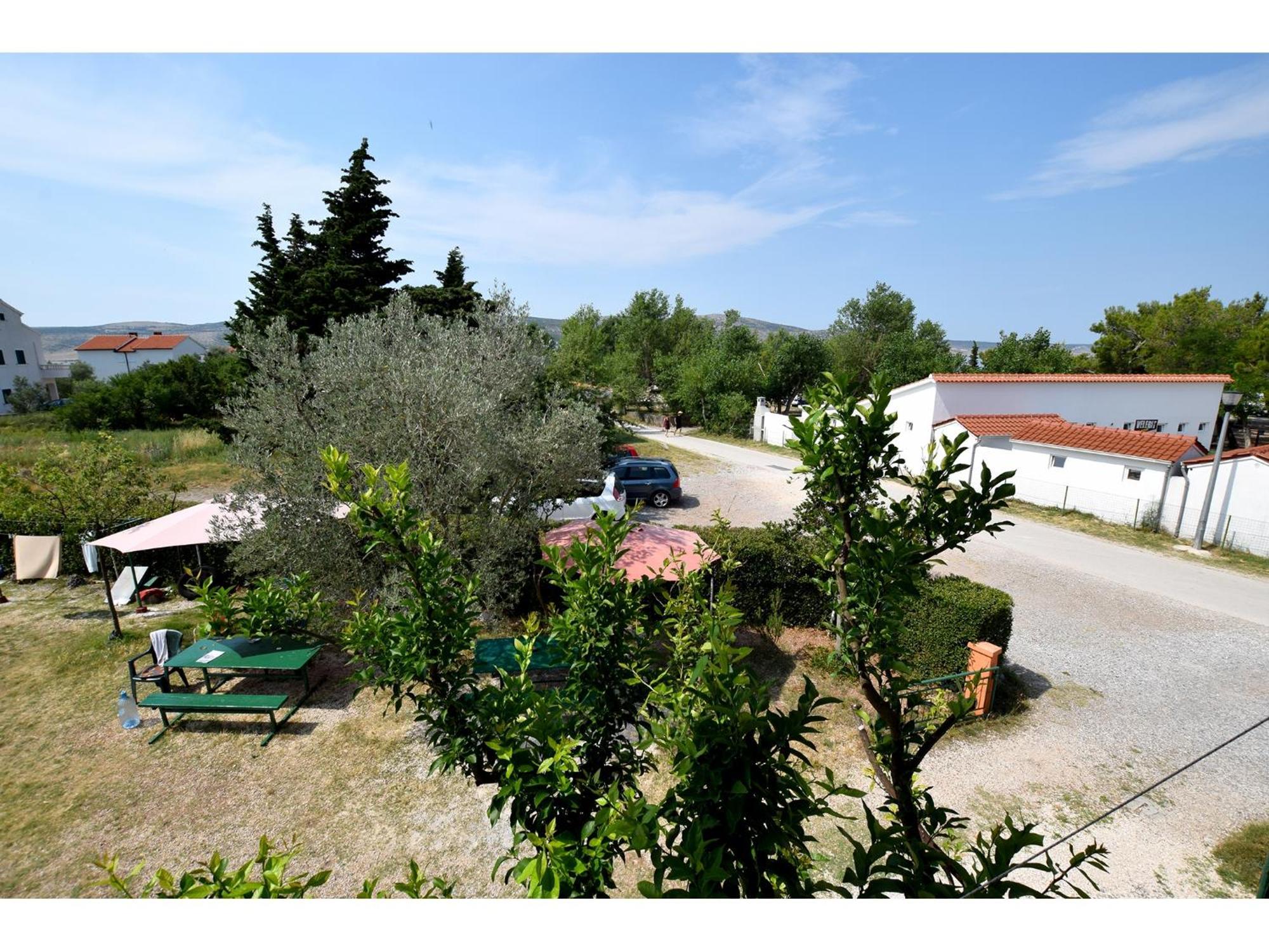 Apartments Laroom Селине Екстериор снимка