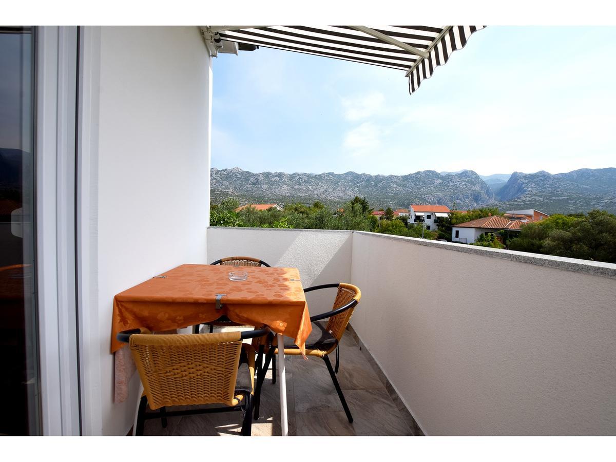 Apartments Laroom Селине Екстериор снимка